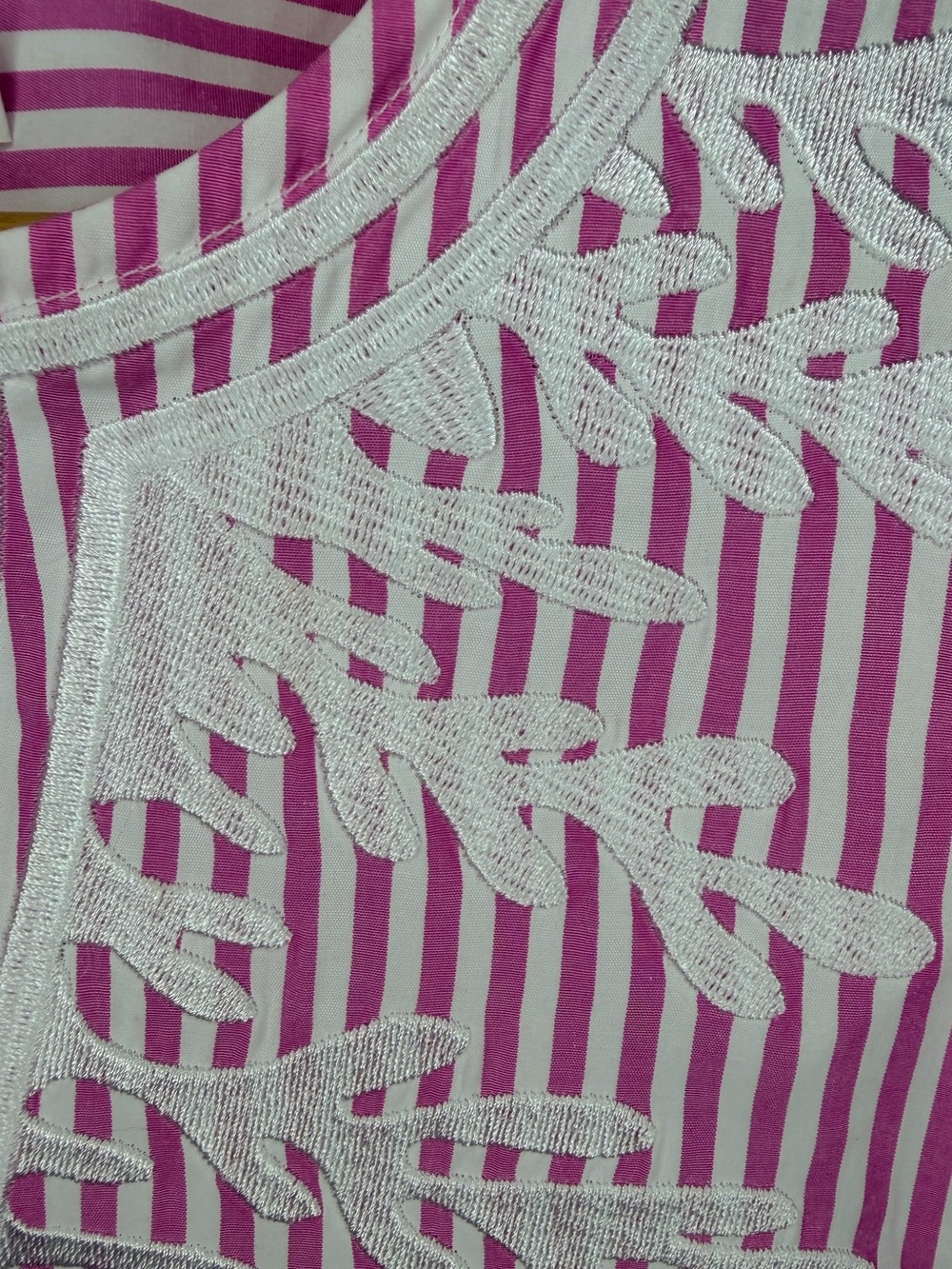 NWT Gretchen Scott The Reef Embroidered Pinstripe Dress Medium Pink White Pocket - Picture 6 of 10